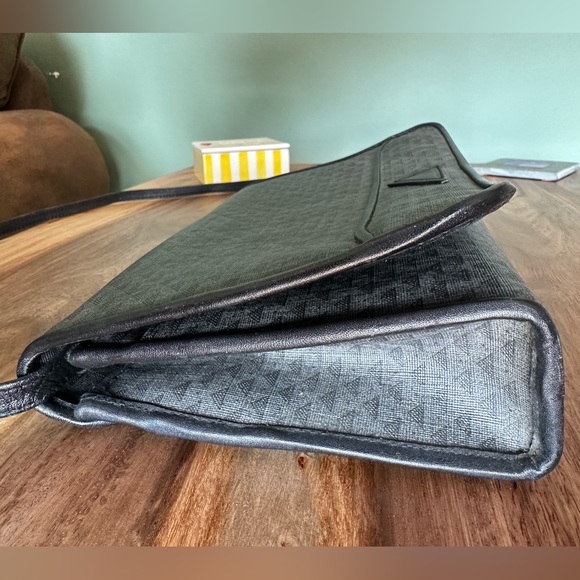 Liz Claiborne Black triangle purse Vintage 1984 1985 excellent condition - Picture 8 of 17